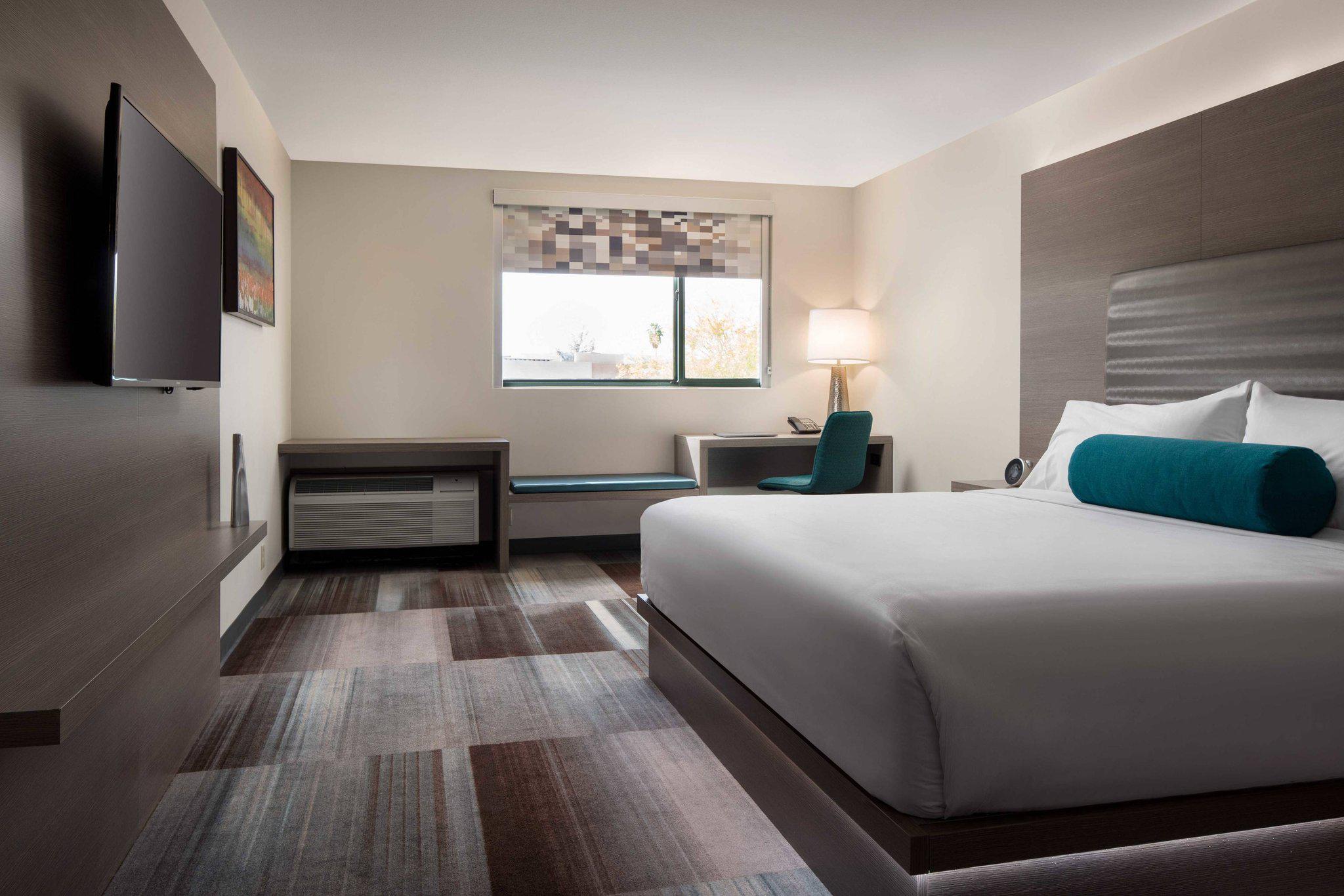 Aloft Scottsdale Photo