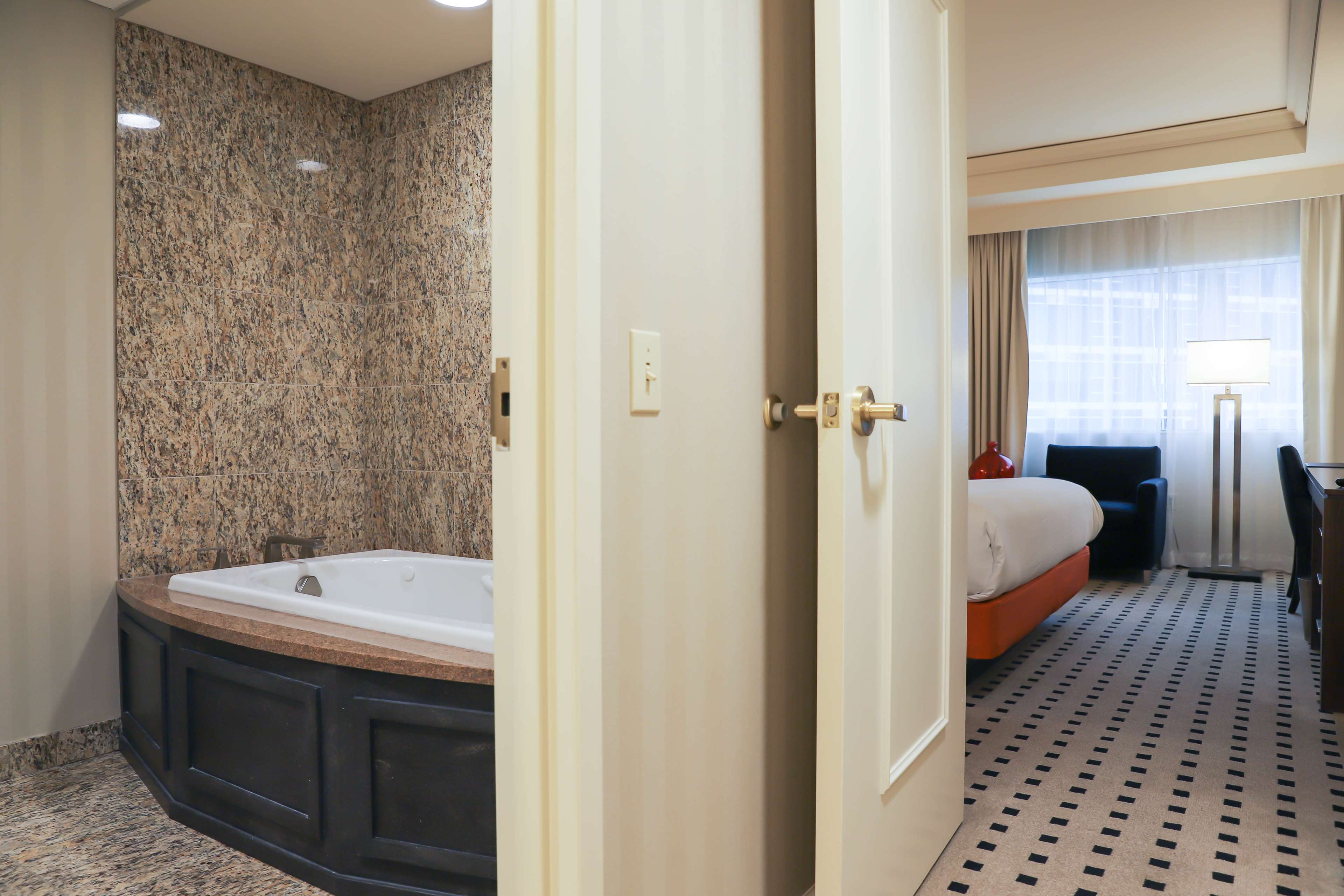 Concierge Level-1 Bedroom Suite