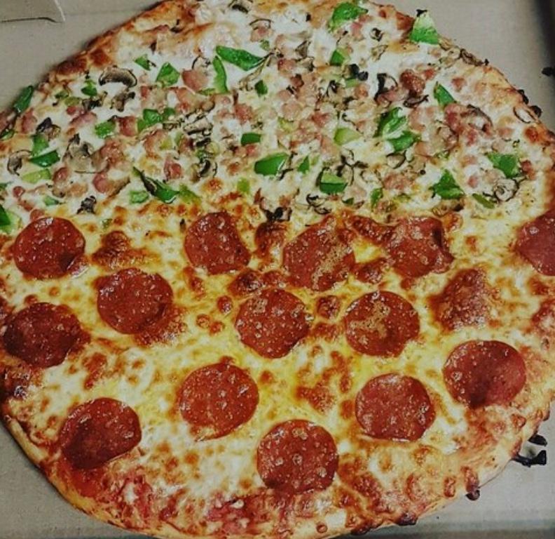 SM HALF SPECIALTY PIZZA