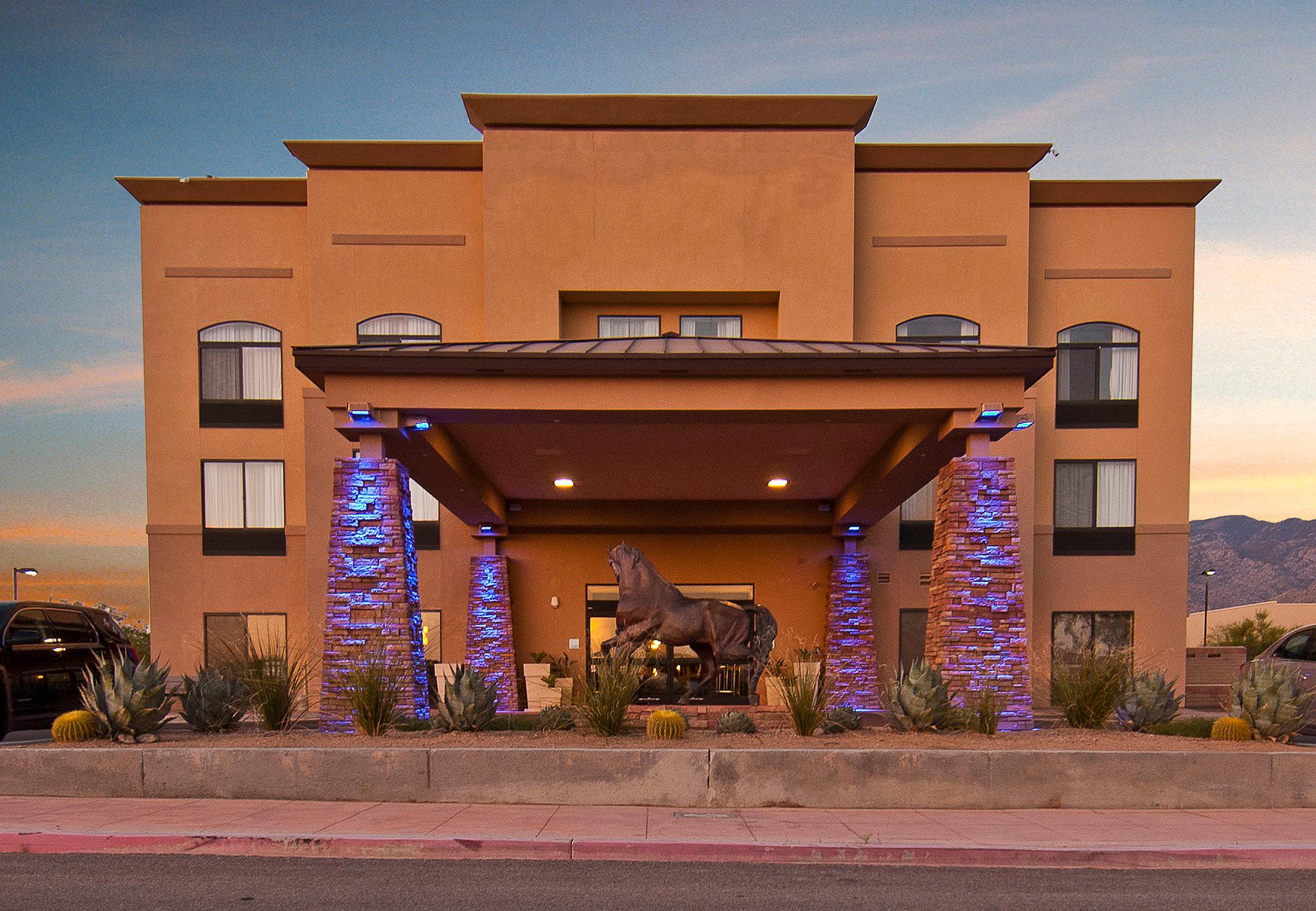 Holiday Inn Express & Suites Oro Valley-Tucson North Photo