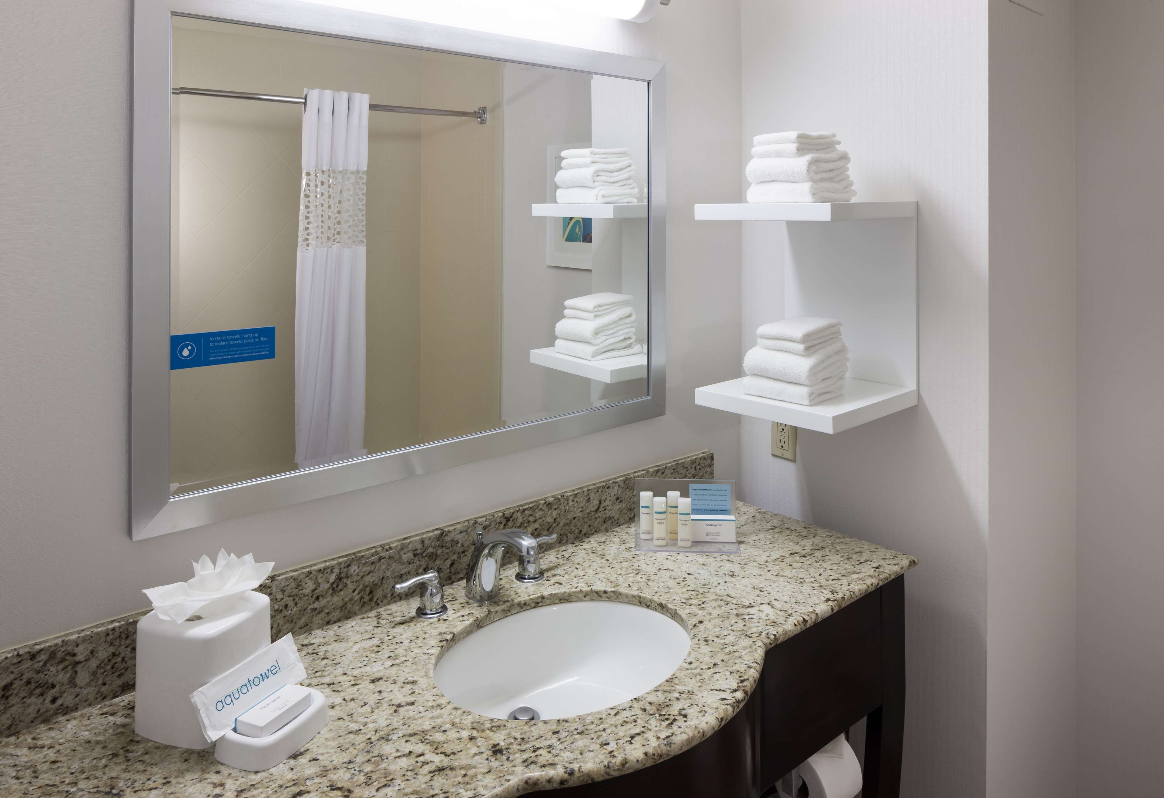 Guest room bath