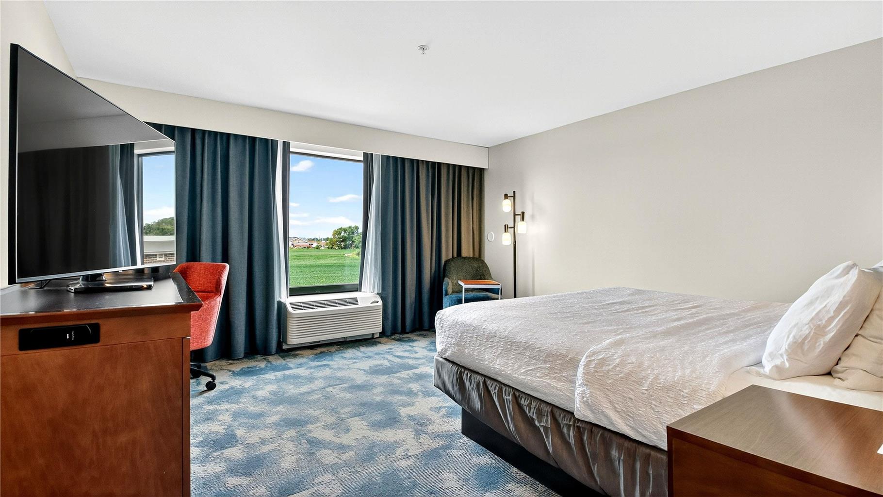 Hampton Inn & Suites Chippewa Falls Image