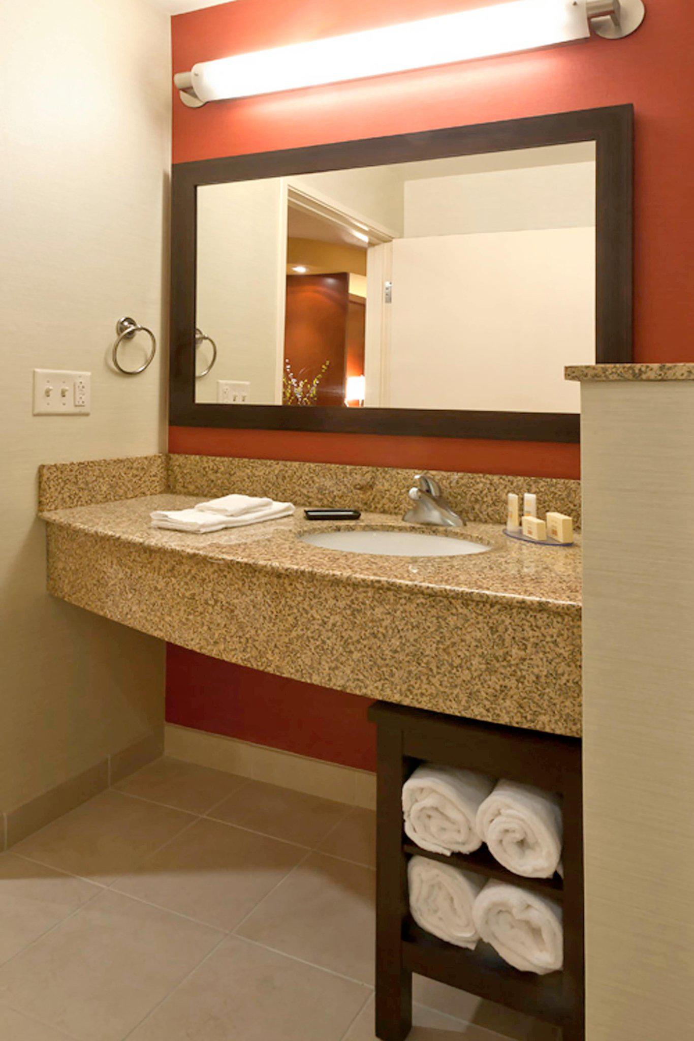 Courtyard by Marriott Johnson City Photo