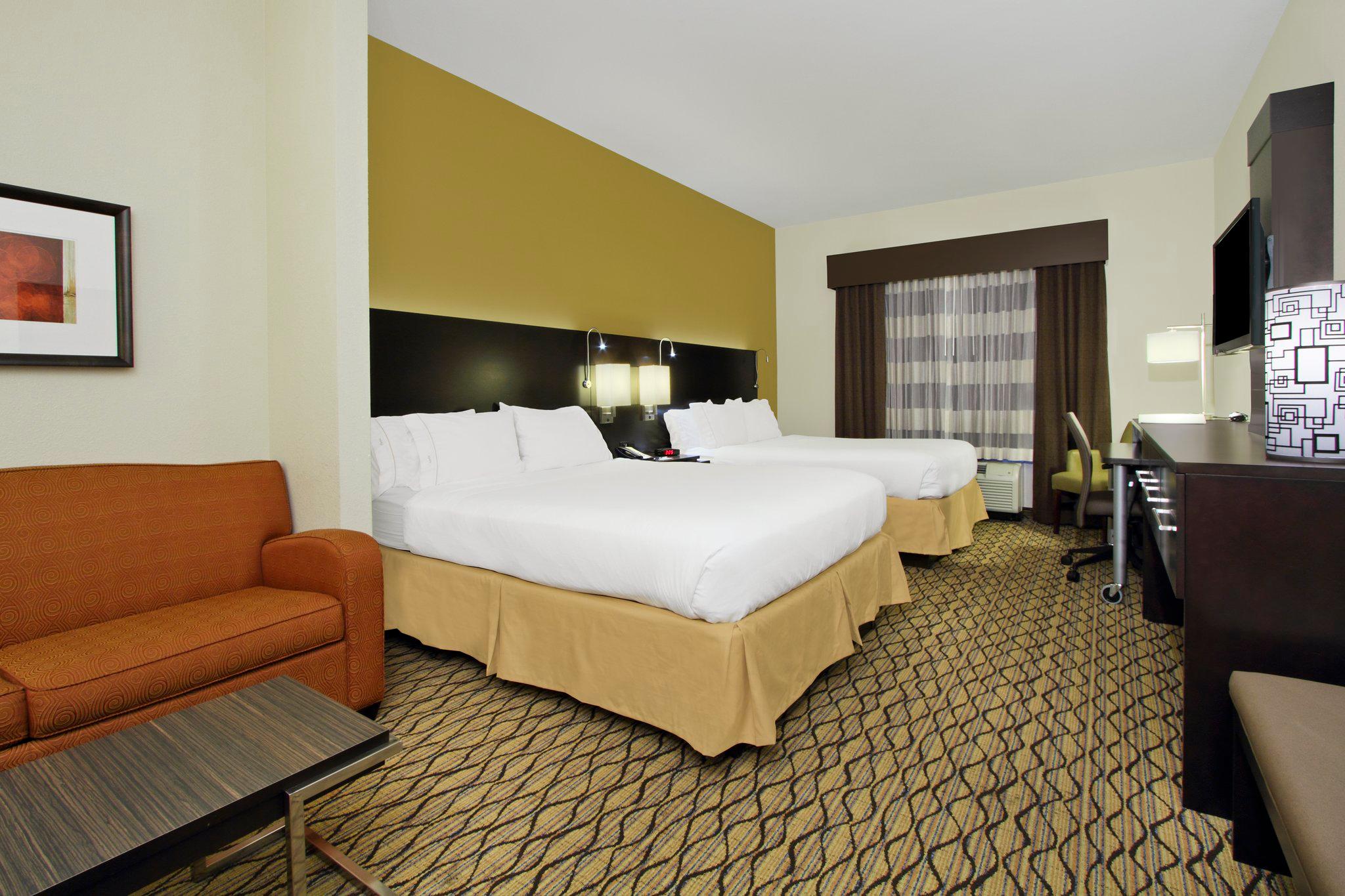 Holiday Inn Express & Suites Colorado Springs-First & Main Photo