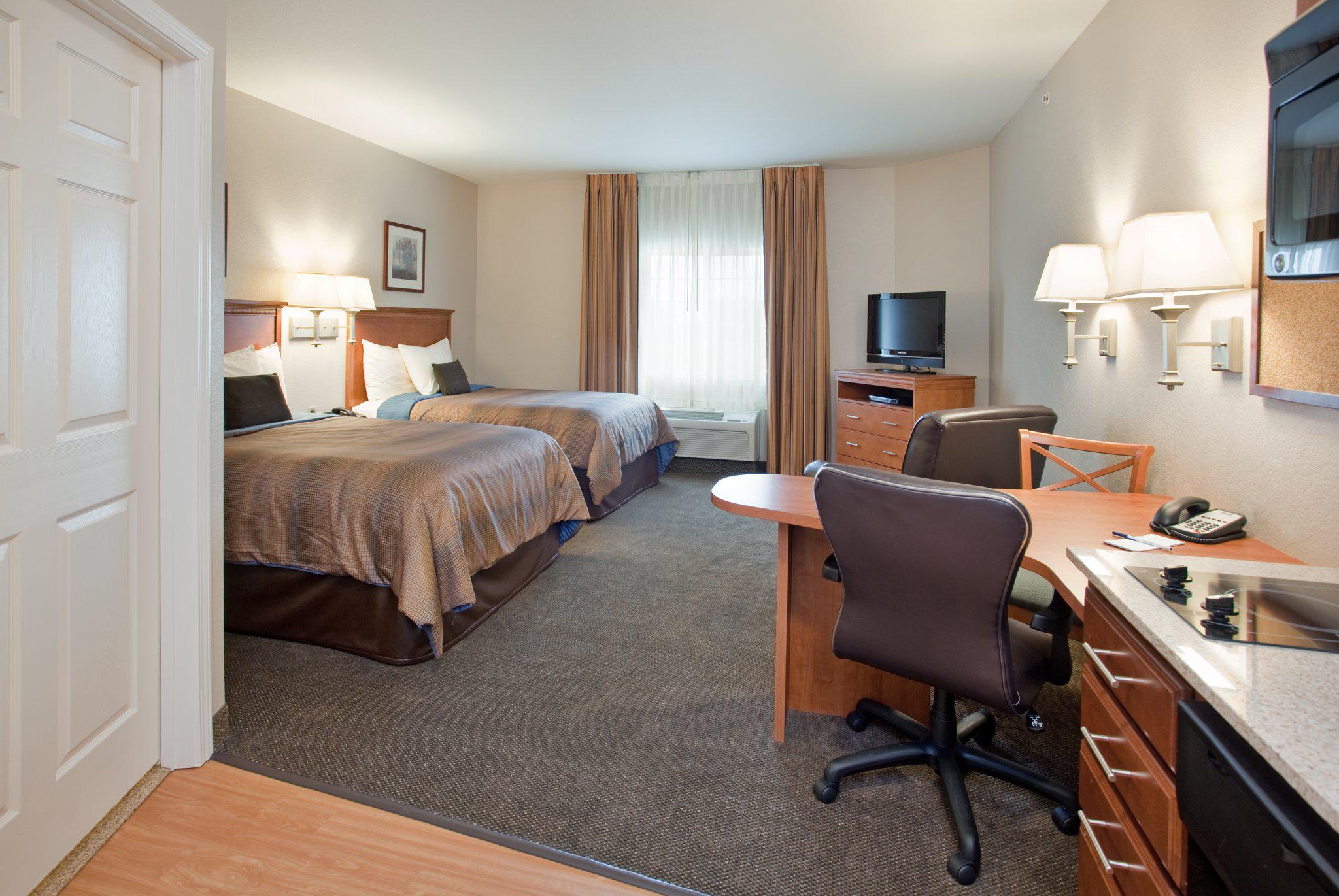 Candlewood Suites Kansas City Northeast Photo