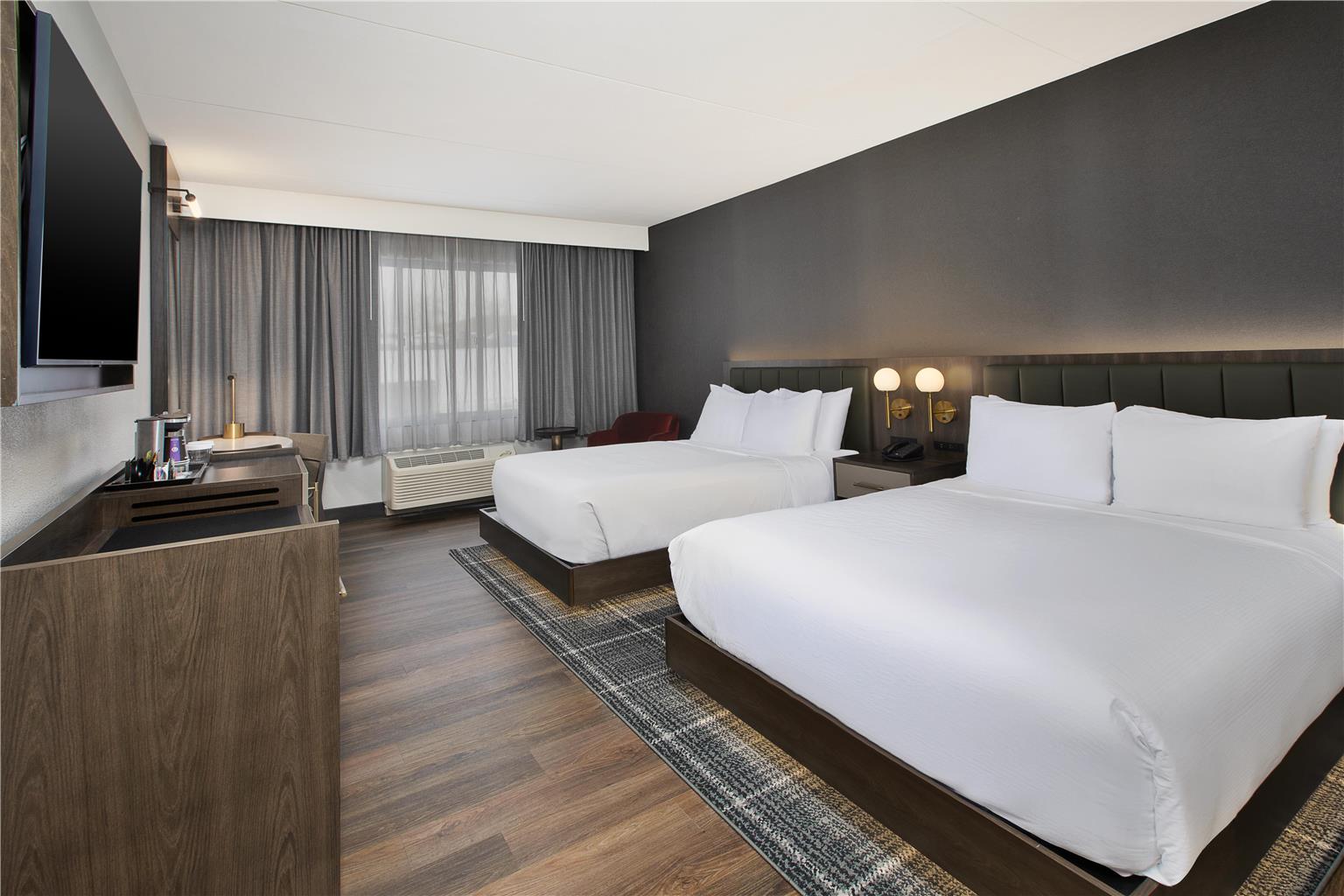 DoubleTree by Hilton Detroit Novi Image