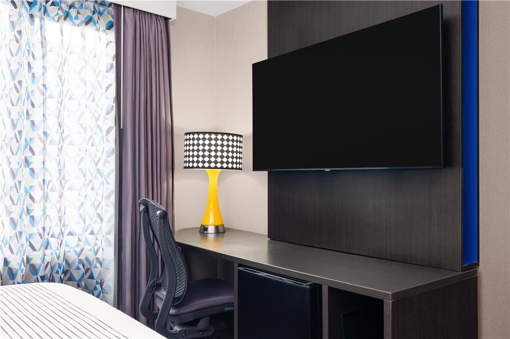 GLo¯ Best Western Bronx NYC Image