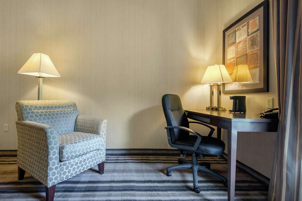 Hampton Inn Meadville Image