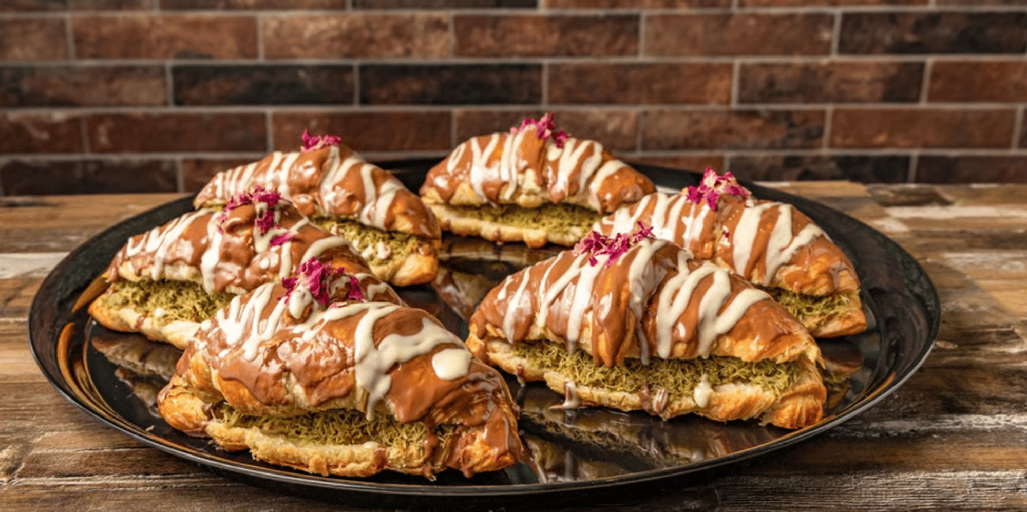 Dubai Croissant