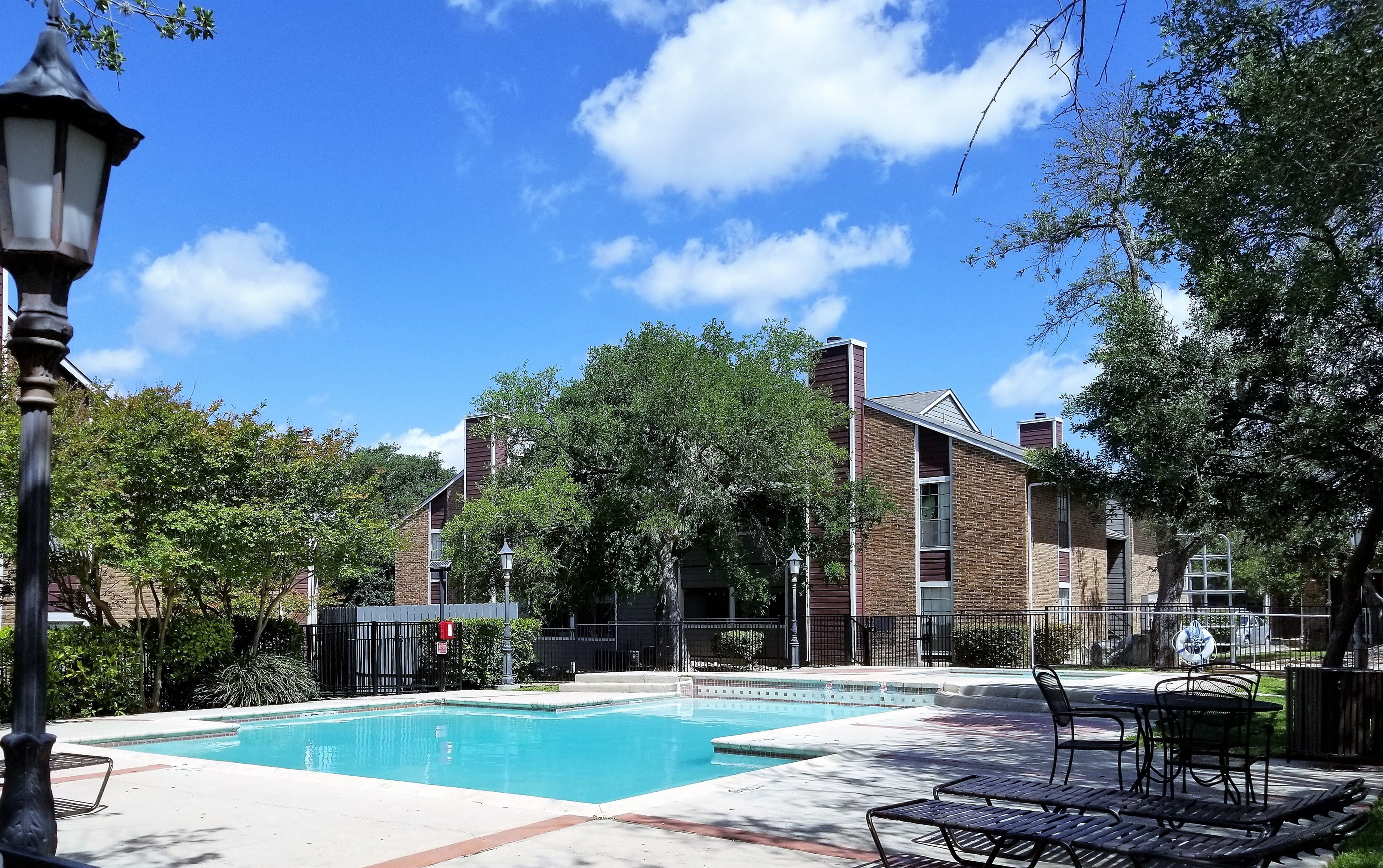 Silver Oaks Apartments Photo