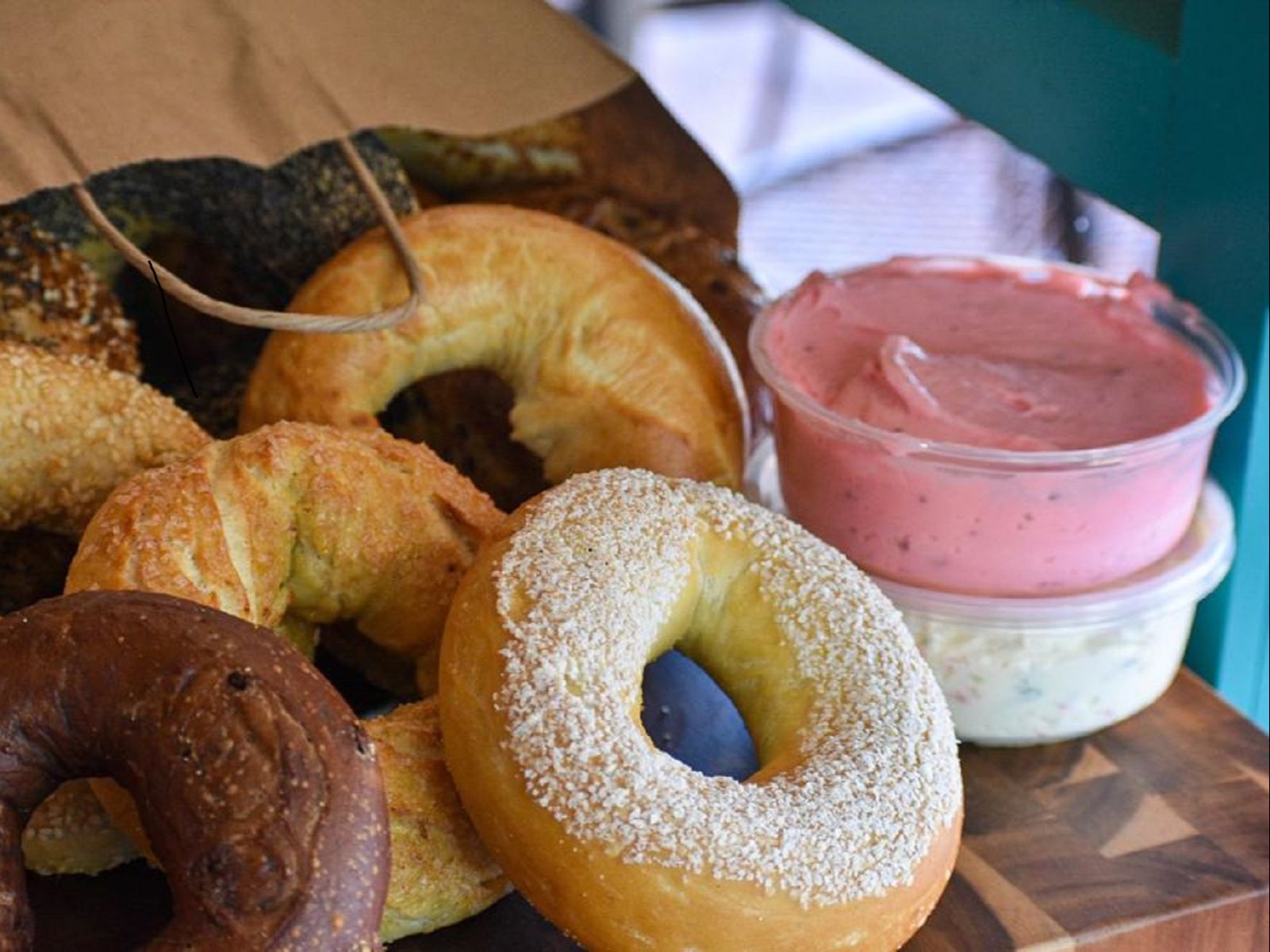 NAKED BAGELW/SIDE CREAM CHEESE