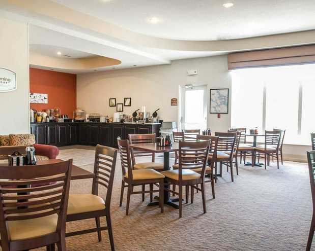 Images Sleep Inn & Suites Lake of the Ozarks