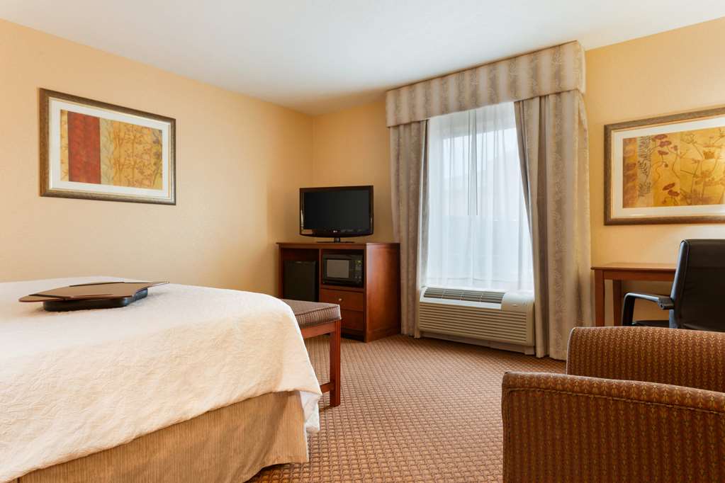 Hampton Inn & Suites Detroit/Chesterfield Township Image