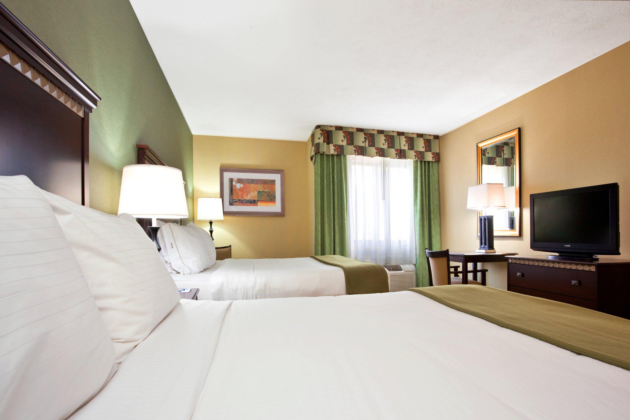 Holiday Inn Express Cincinnati West Photo