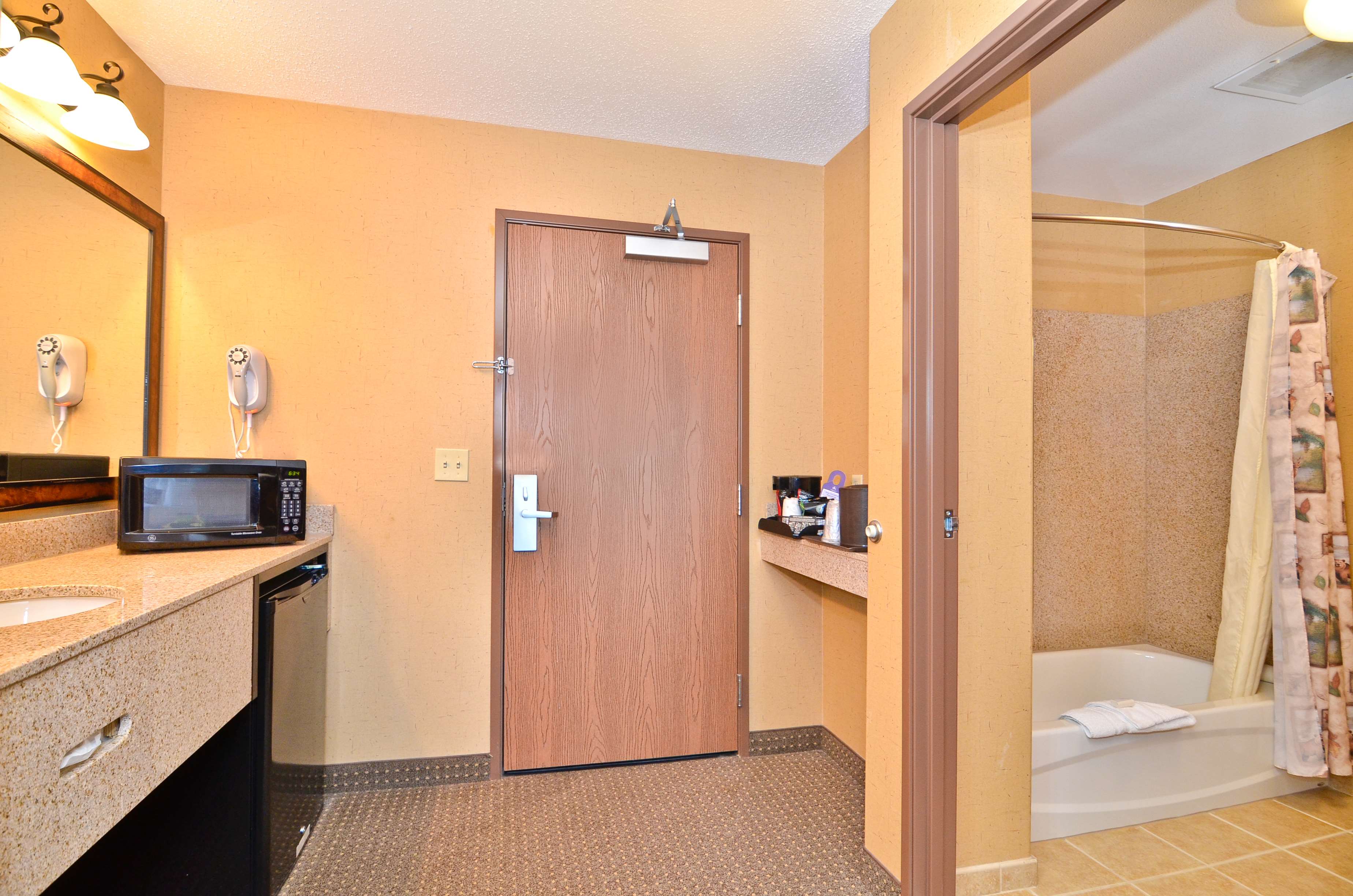 Best Western Plus Kelly Inn & Suites Photo