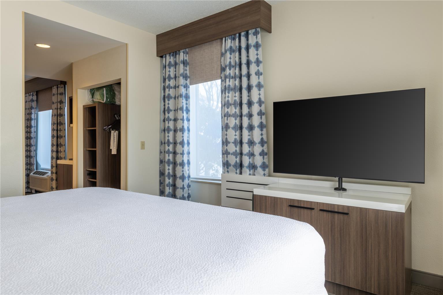 Hilton Garden Inn Auburn Riverwatch Image