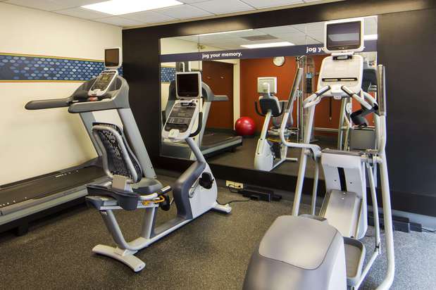 Images Hampton Inn Philadelphia-International Airport