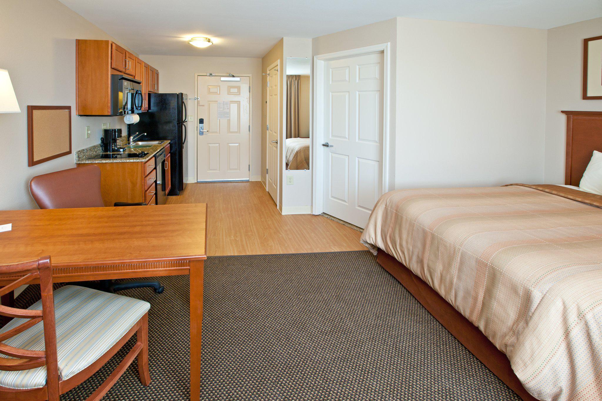 Candlewood Suites Lafayette Photo