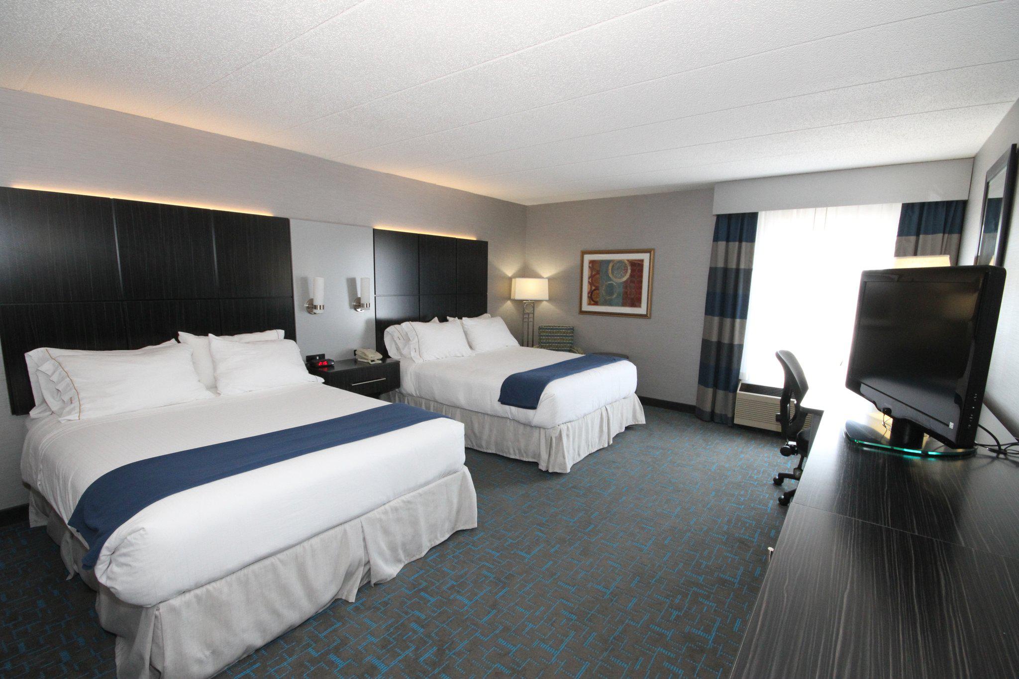 Holiday Inn Express Janesville-I-90 & US Hwy 14 Photo