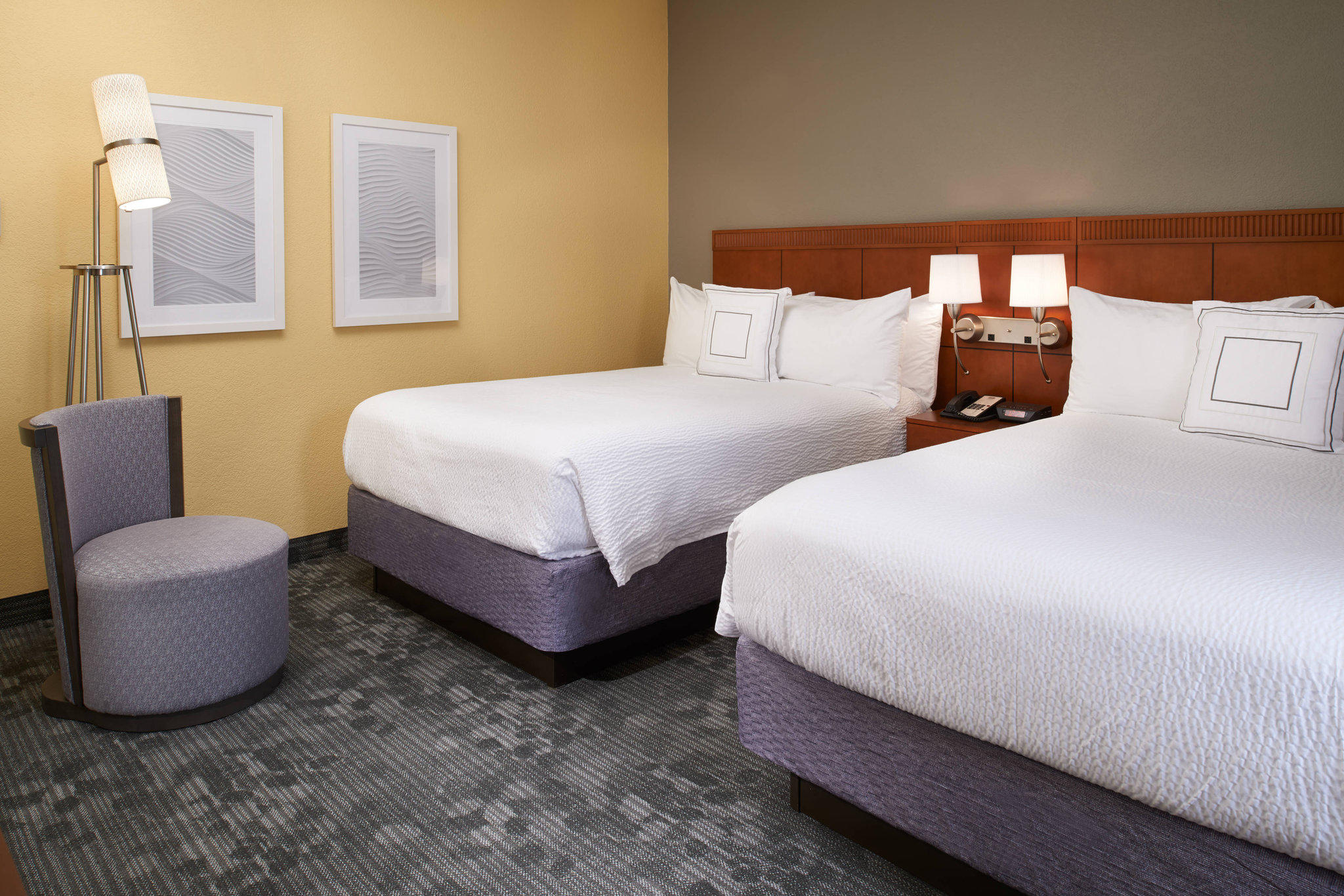 Courtyard by Marriott St. Louis Westport Plaza Photo