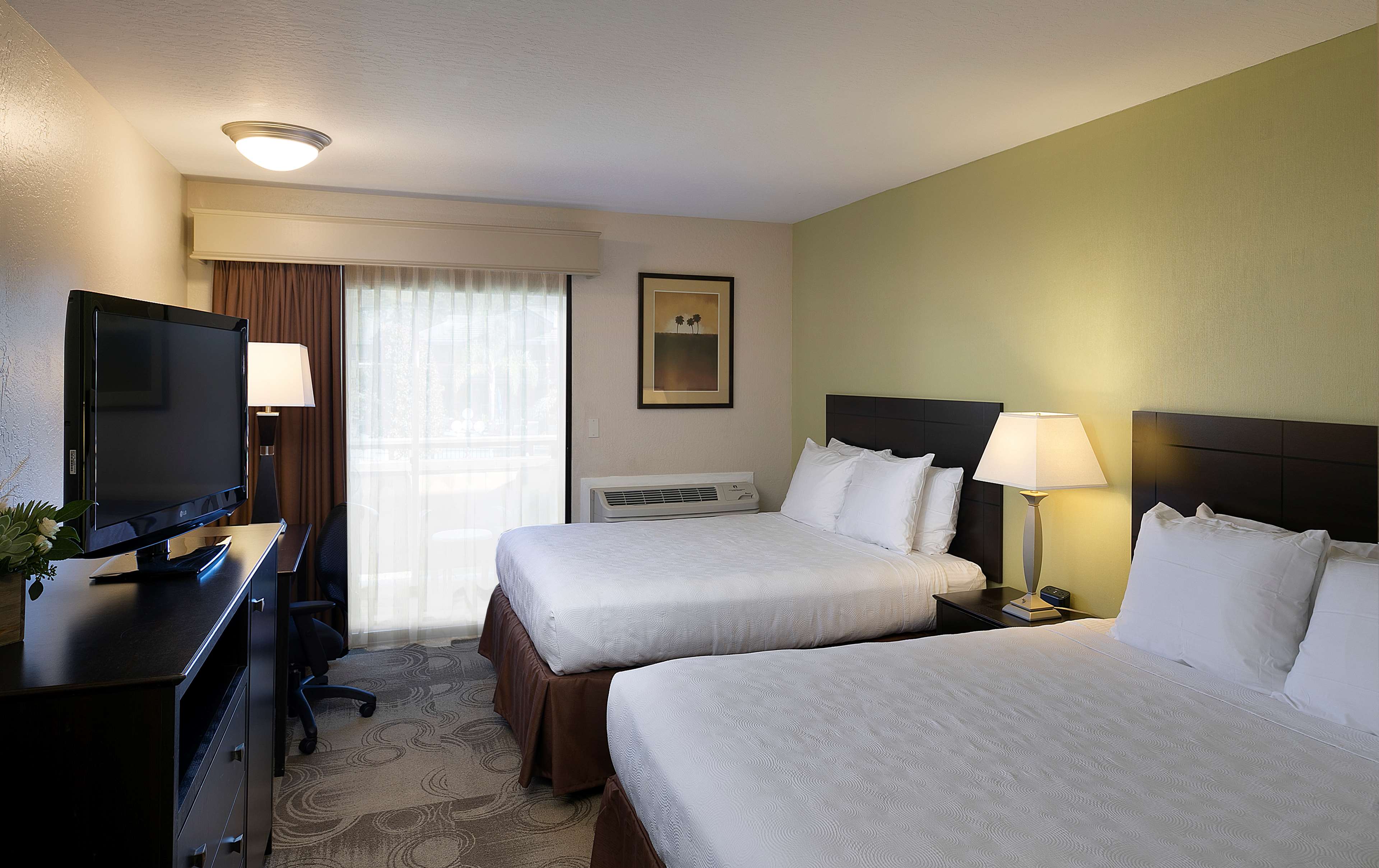 Best Western Seacliff Inn Photo