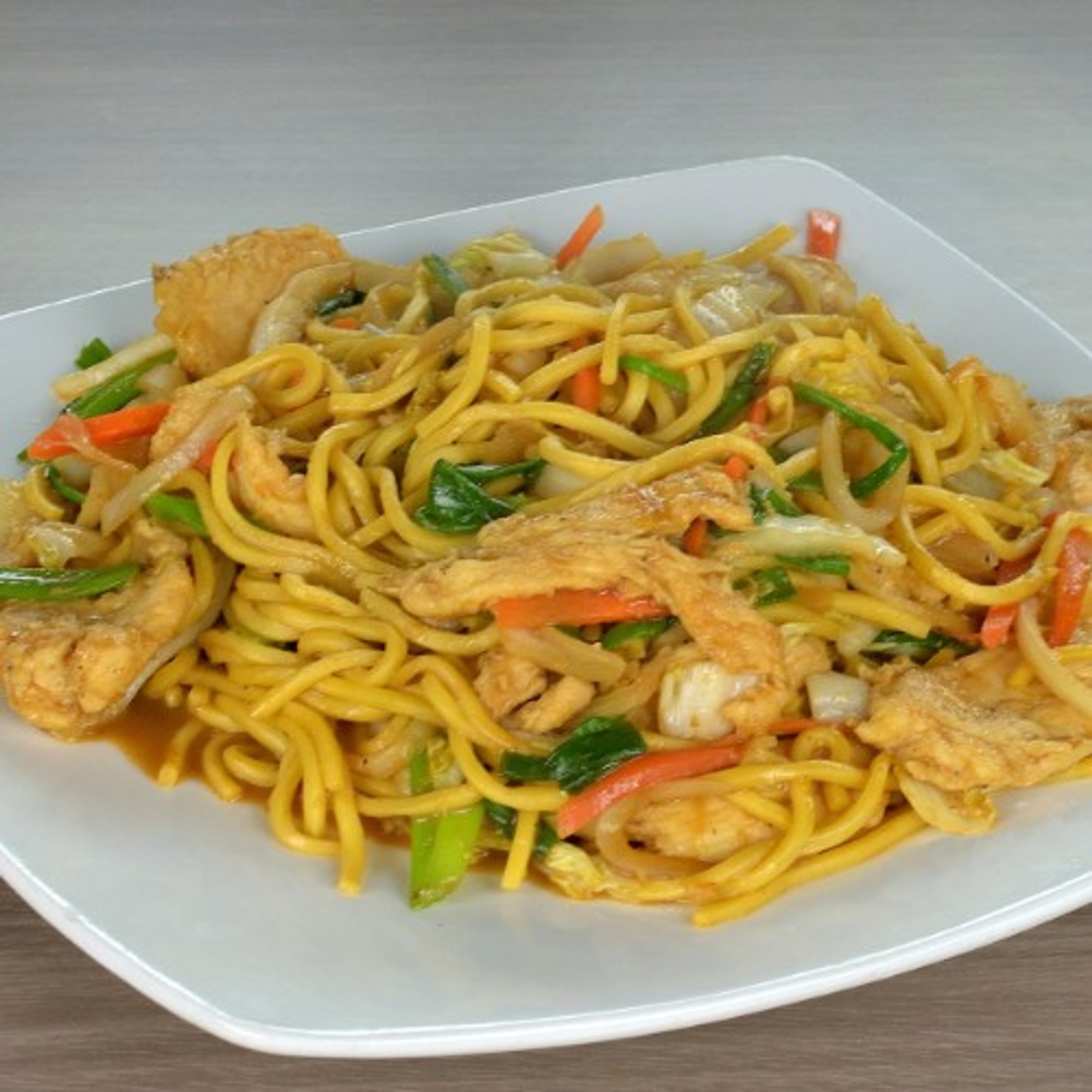 Chicken Lo Mein