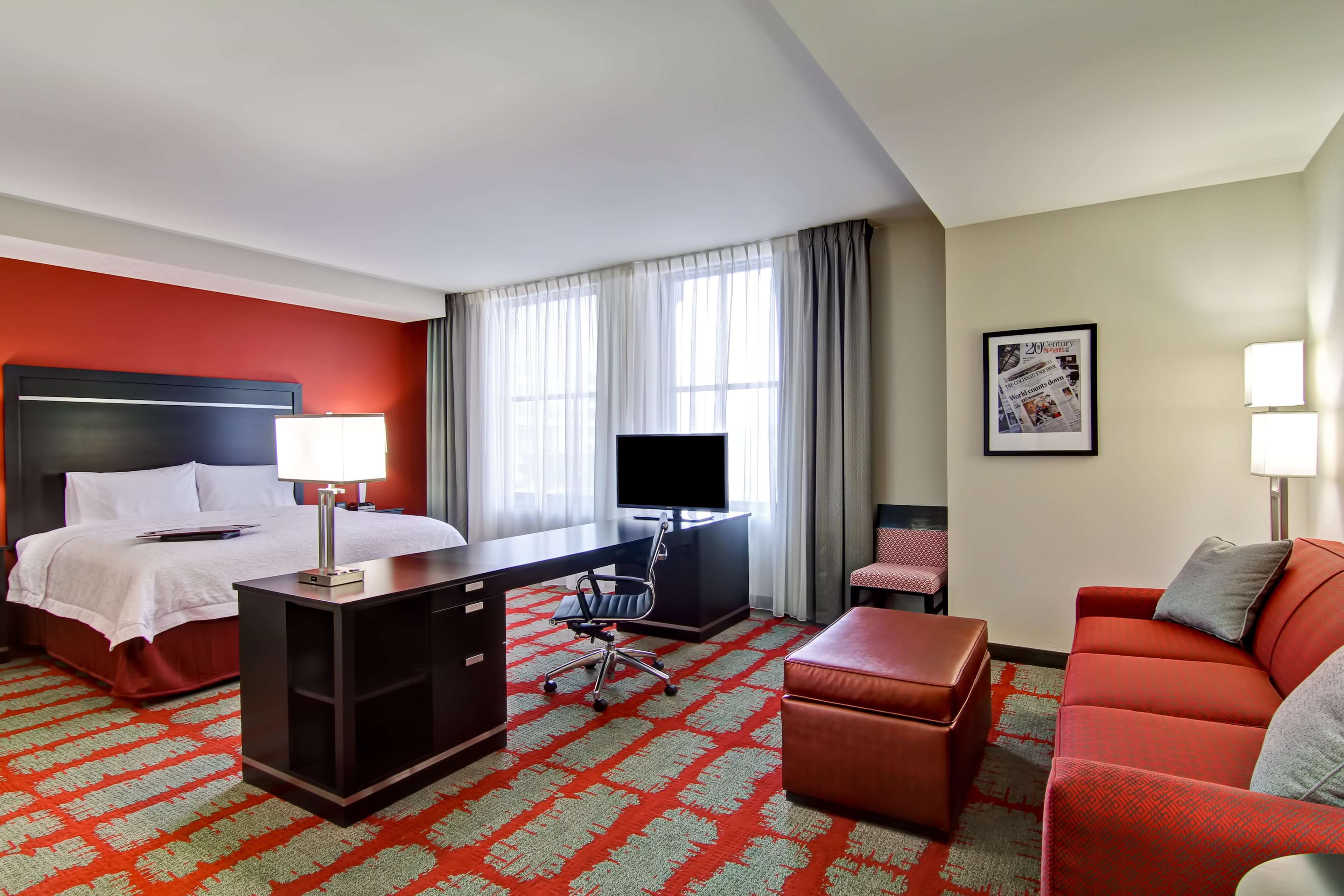 Hampton Inn & Suites Cincinnati-Downtown Photo