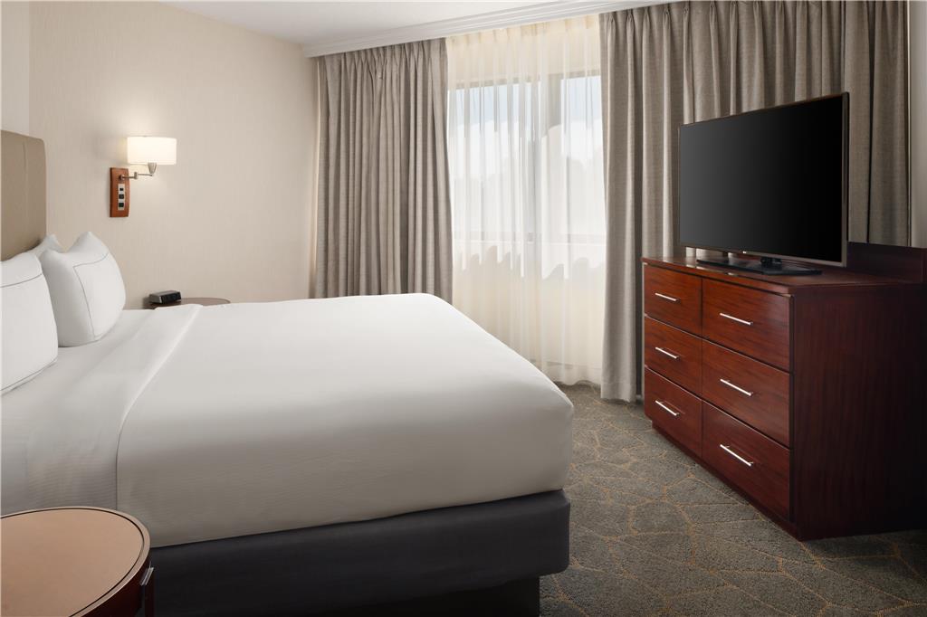 DoubleTree by Hilton Fairfield Hotel & Suites Image