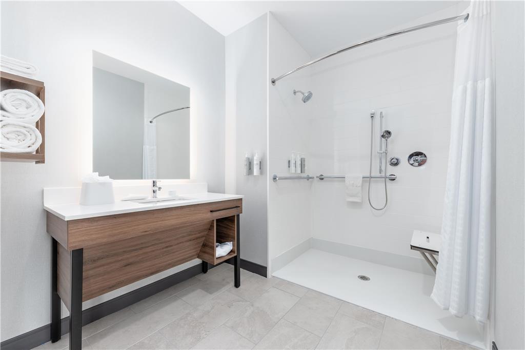 Hampton Inn and Suites Irving Hwy 183 Image