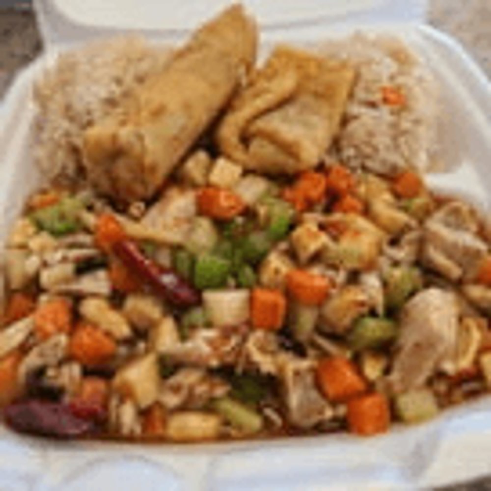 Kung Pao Chicken special ( includes eggroll,crab rangoon and rice)