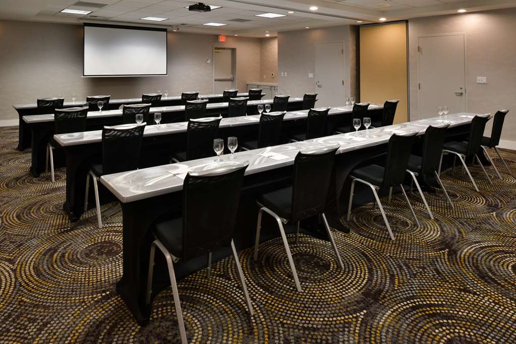 Hilton Garden Inn Napa Image