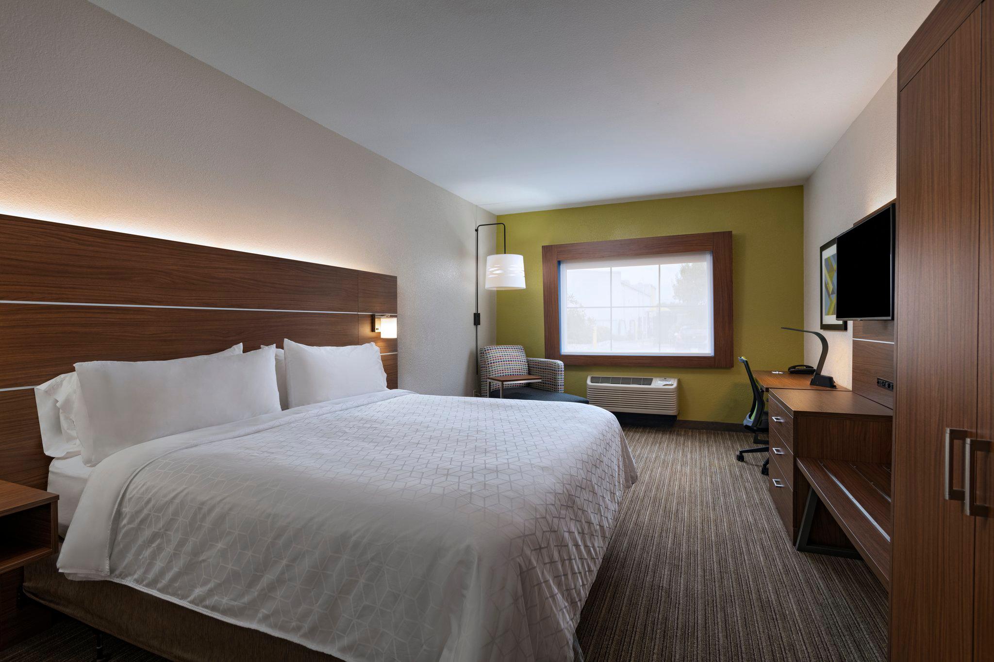 Holiday Inn Express & Suites Cedar Park (NW Austin) Photo