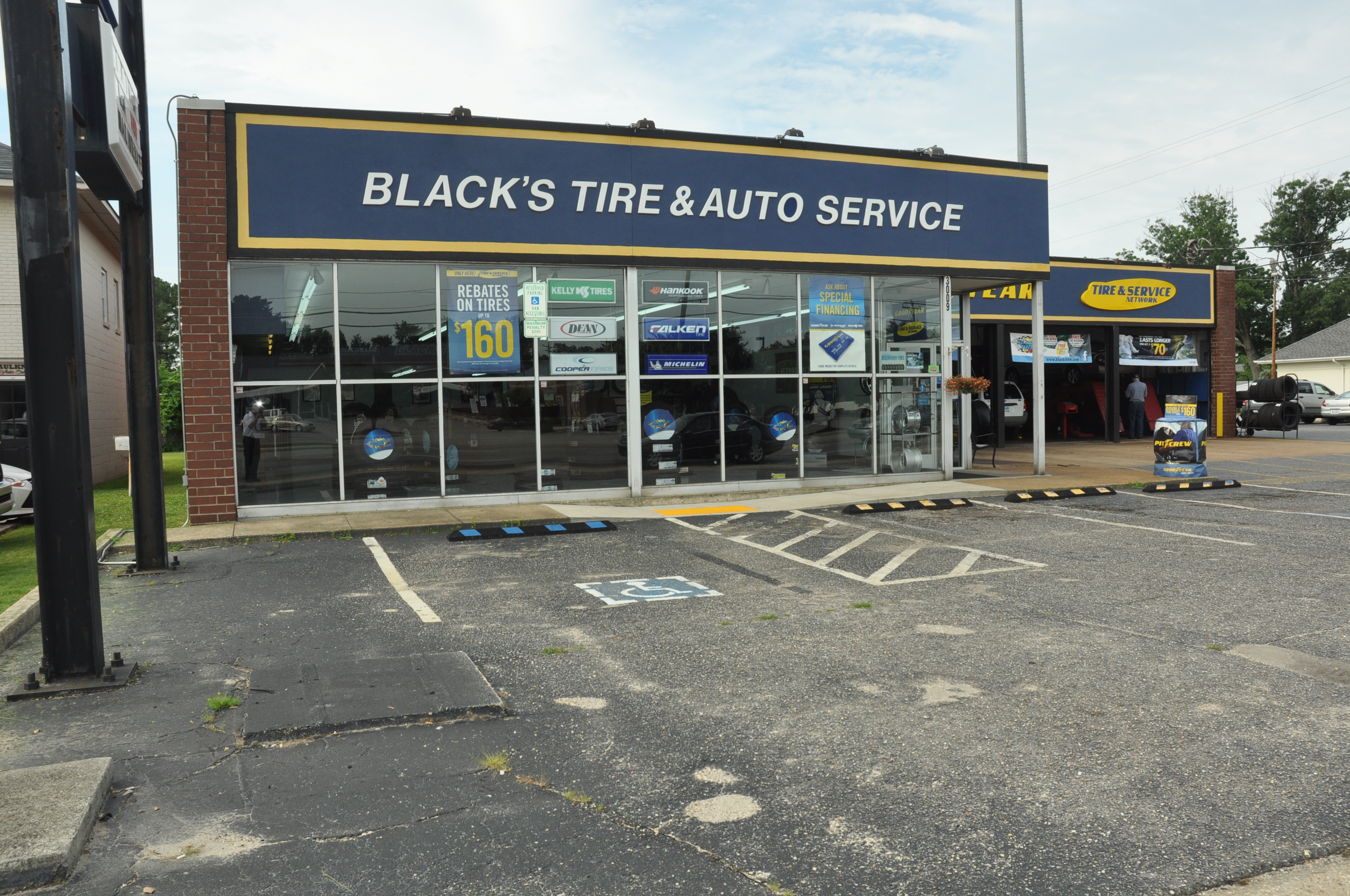 Black's Tire & Auto Services Photo