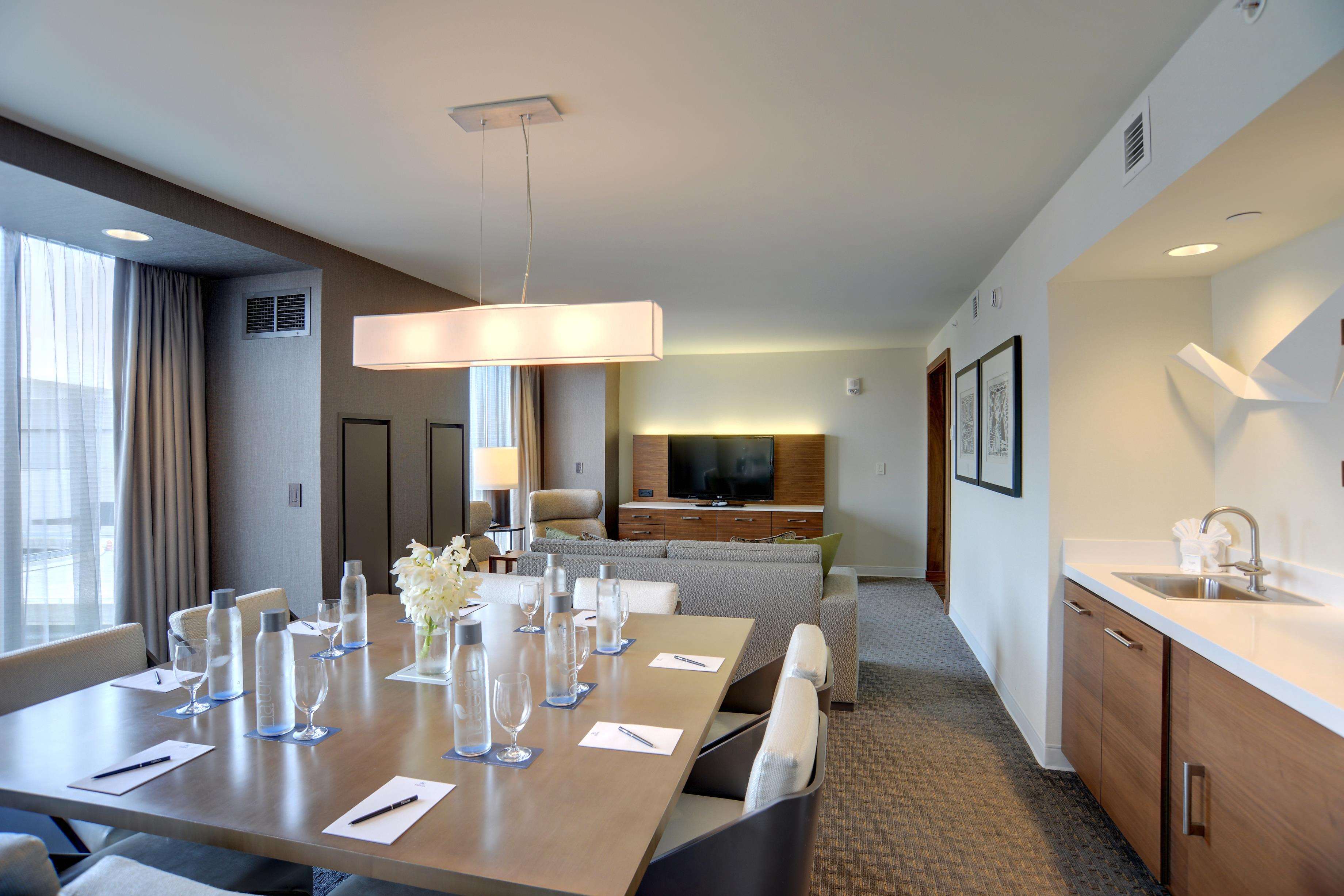 Hilton Columbus Downtown Photo