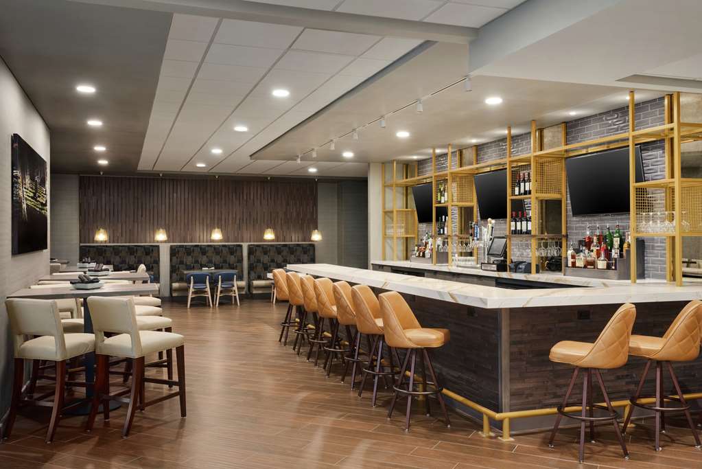 DoubleTree by Hilton St. Paul East Image