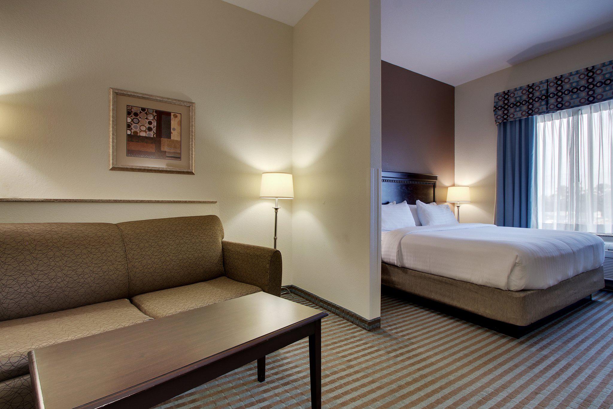 Holiday Inn Express Leland - Wilmington Area Photo