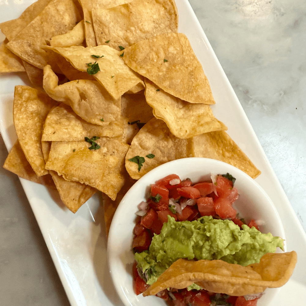 Side of guacamole & chips