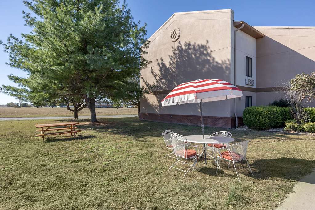 Best Western Plus Sikeston Image