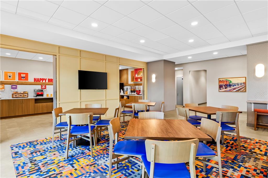 Hampton Inn Daleville Image