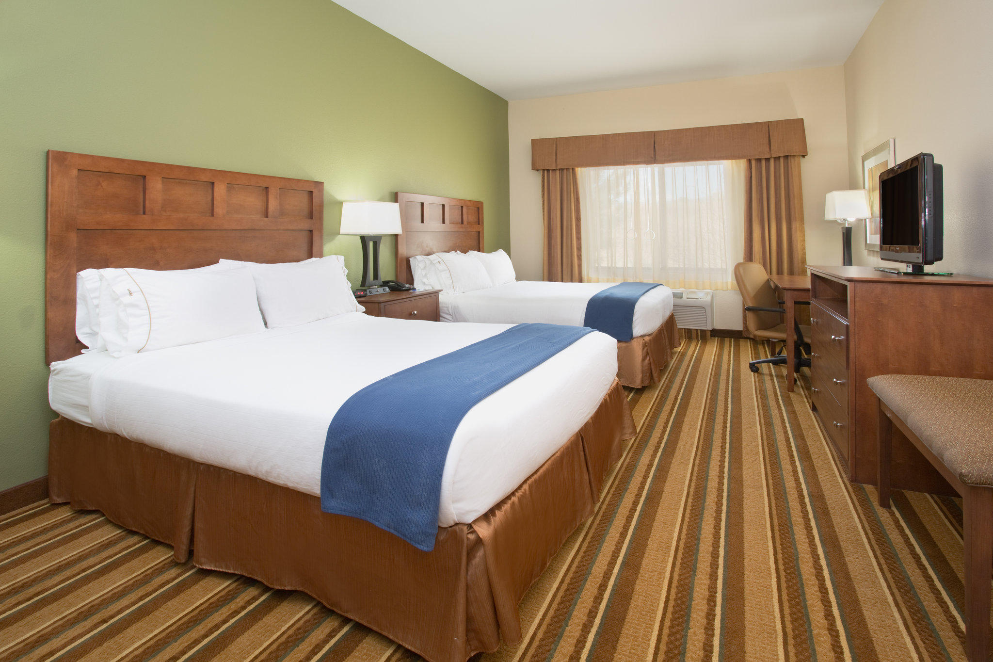 Holiday Inn Express & Suites Los Alamos Entrada Park Photo