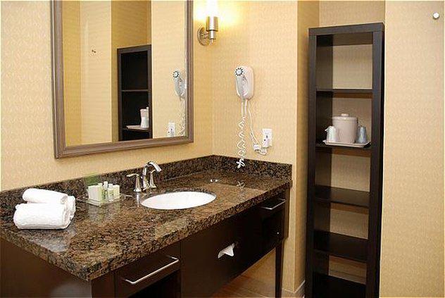 Holiday Inn & Suites San Mateo-San Francisco SFO Photo