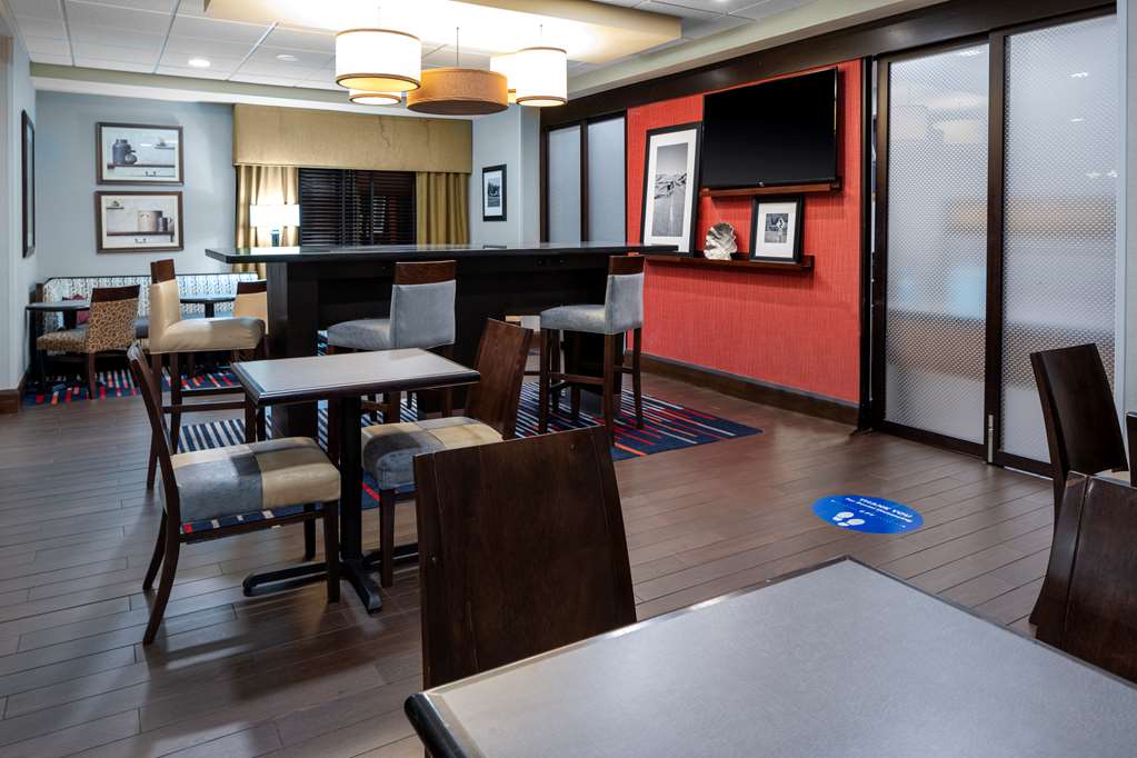 Hampton Inn Columbia Image