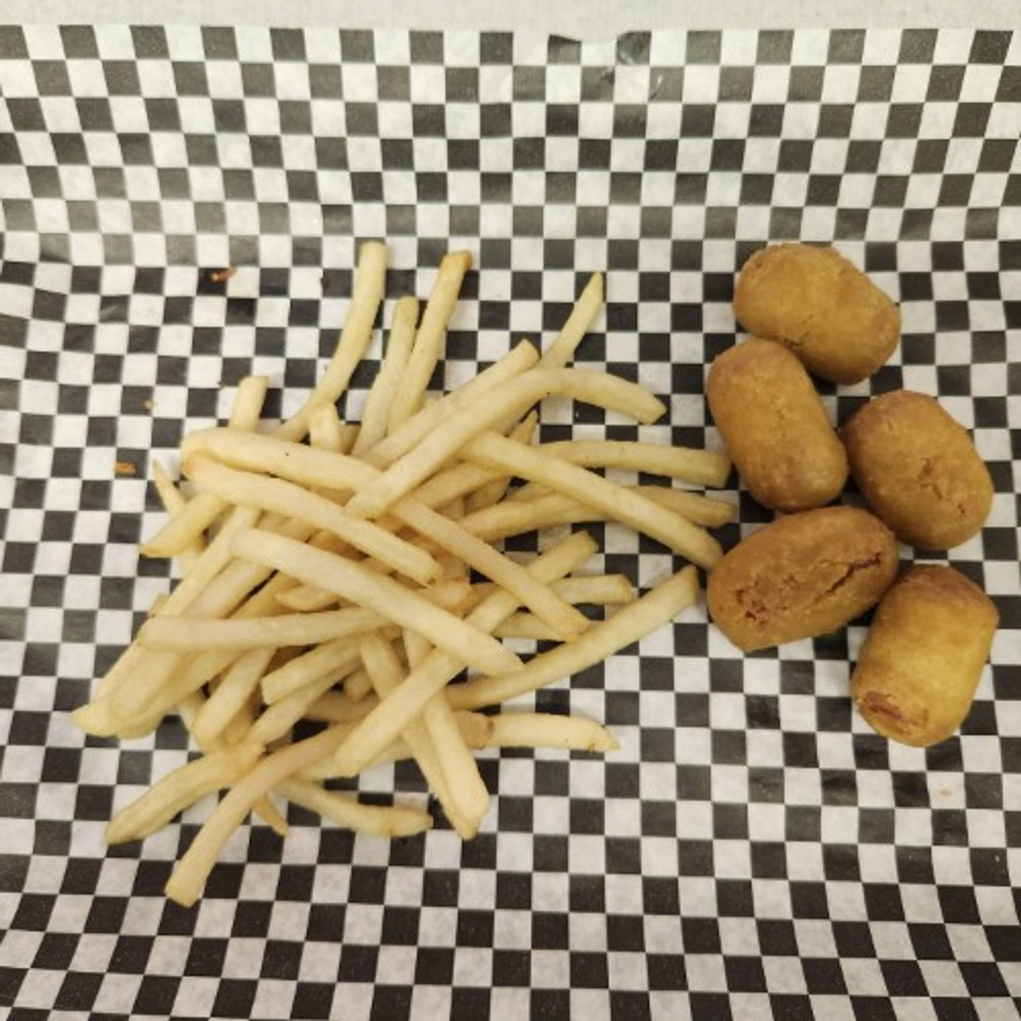CORN DOG BITES & FRENCH FRIES