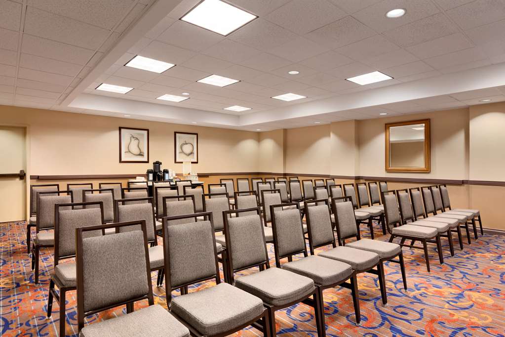 Embassy Suites by Hilton Santa Clara Silicon Valley Image