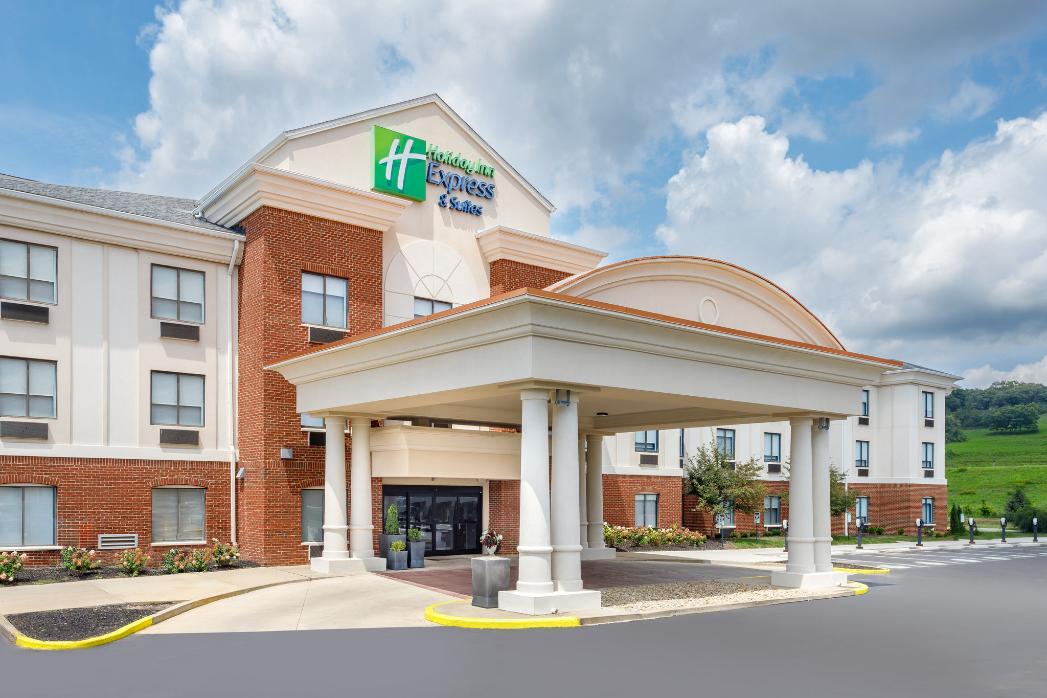 Holiday Inn Express & Suites Lancaster by IHG Image