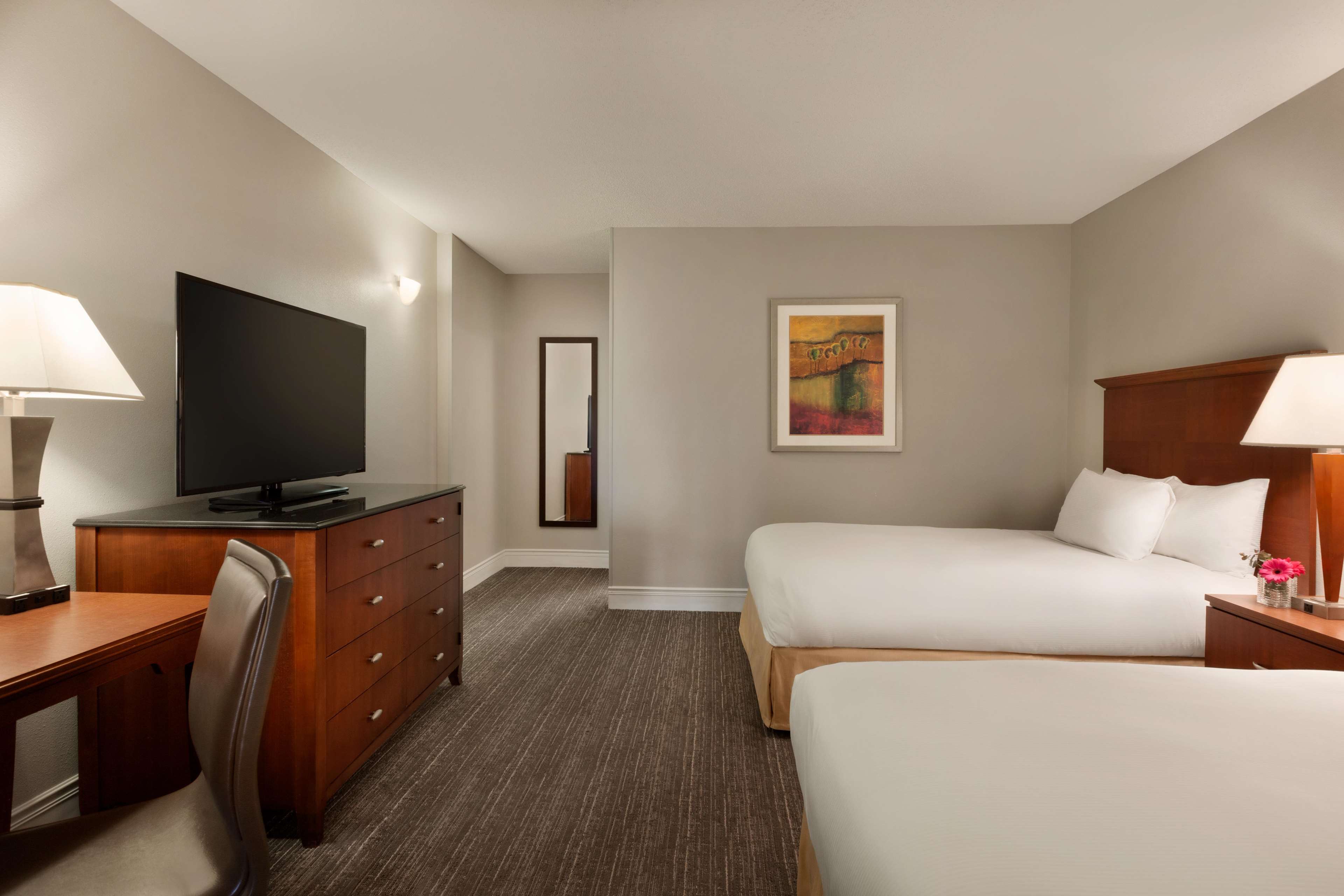 DoubleTree by Hilton Hotel Minneapolis - Park Place Photo