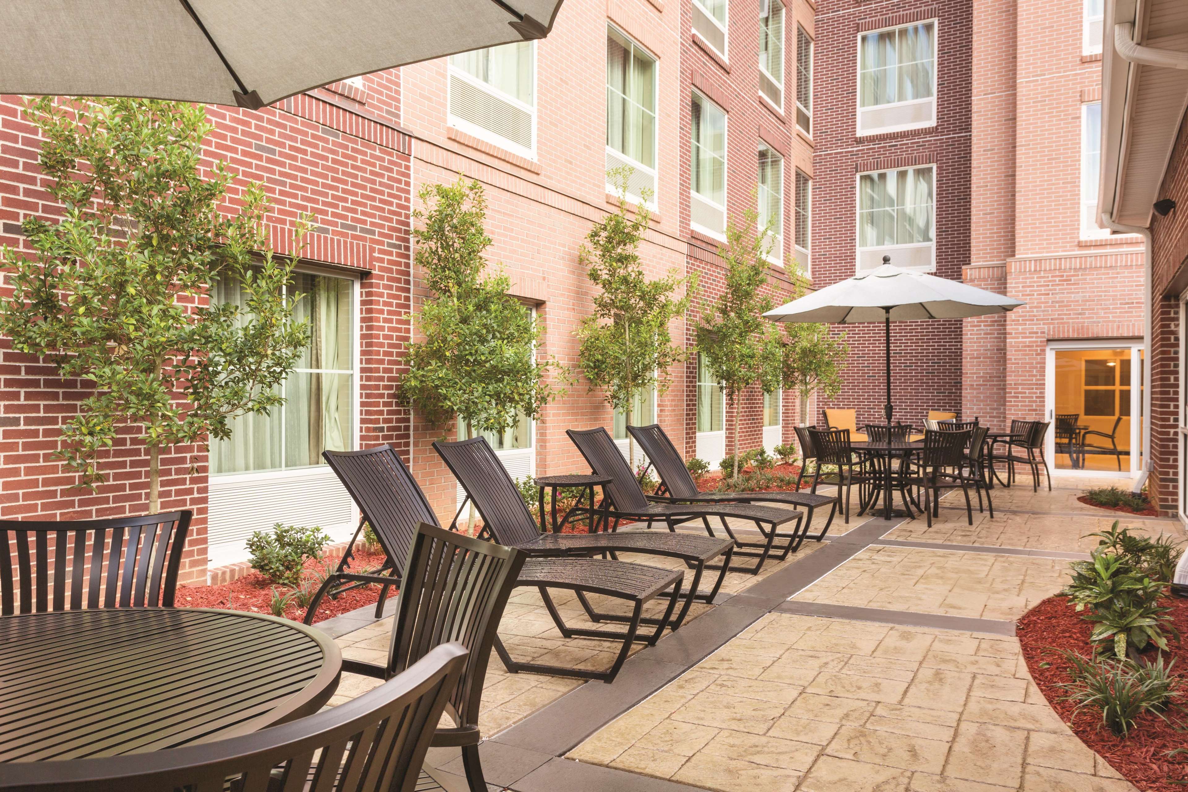 Homewood Suites by Hilton Atlanta Airport North Photo