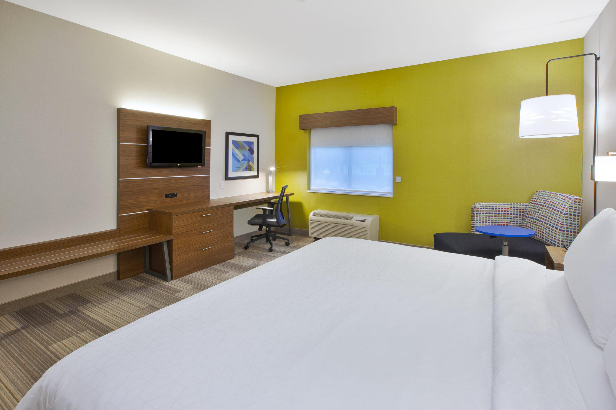 Holiday Inn Express & Suites Rochester-Victor Photo