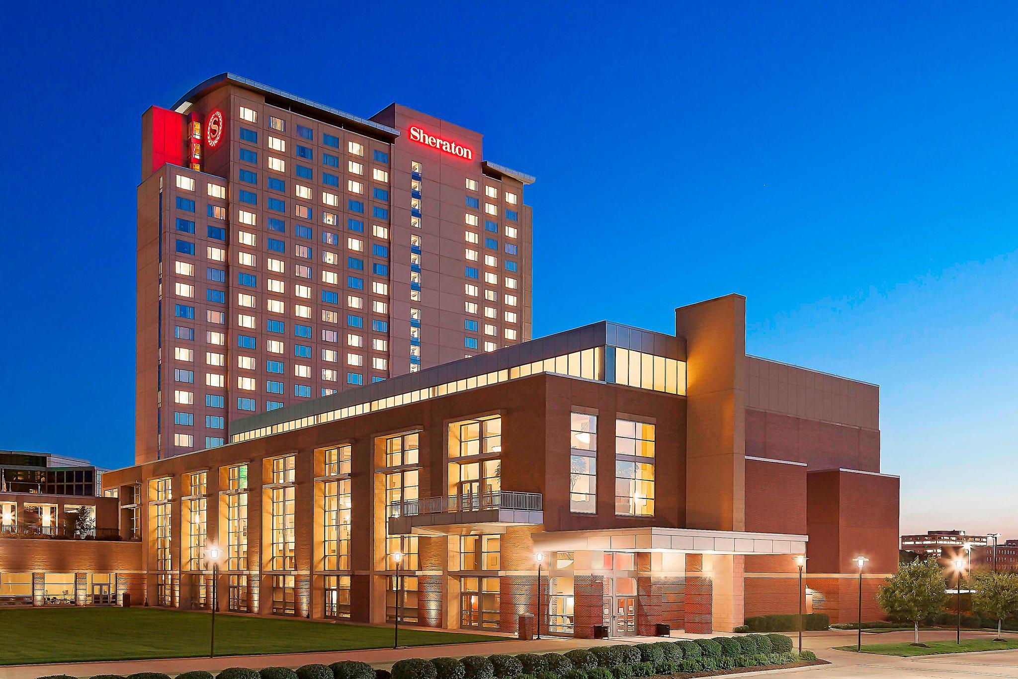 Sheraton Overland Park Hotel at the Convention Center Photo