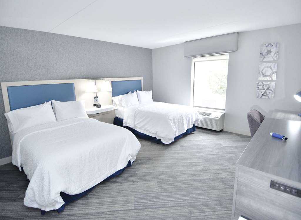 Hampton Inn Auburn Image